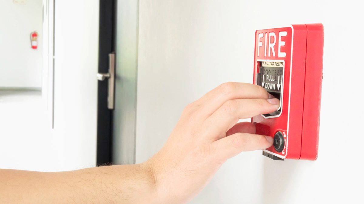 Couverture anti-feu : un équipement essentiel pour la sécurité incendie individuelle et collective