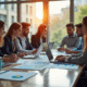 Equipe diverse collaborant autour d'une table moderne